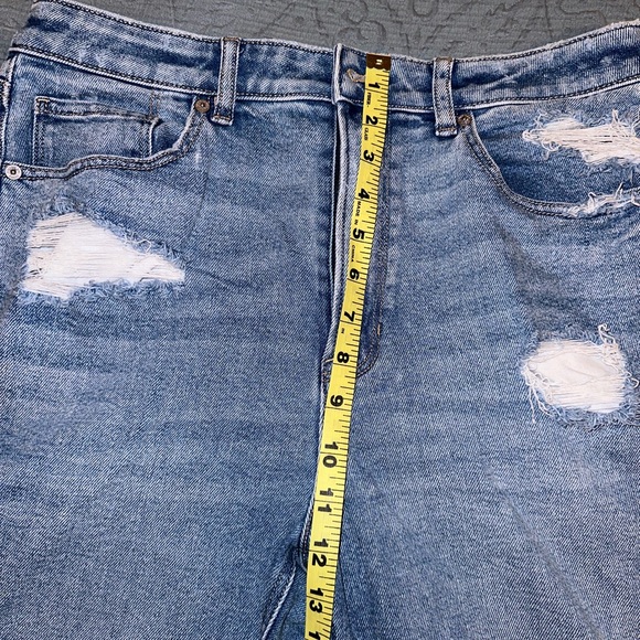 AE Mom Straight Jean 12 - Picture 4 of 8